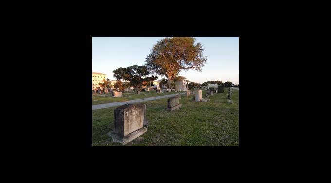 Woodlawn Cemetery Tour | South Florida Finds